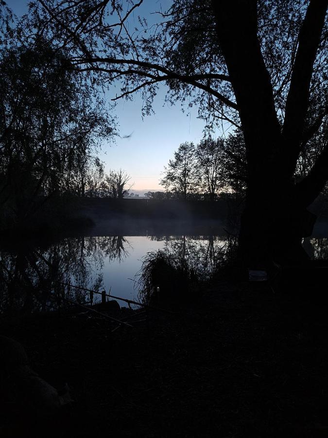 Hotel Rum Bridge Fisheries "The Cabin" Clare Esterno foto