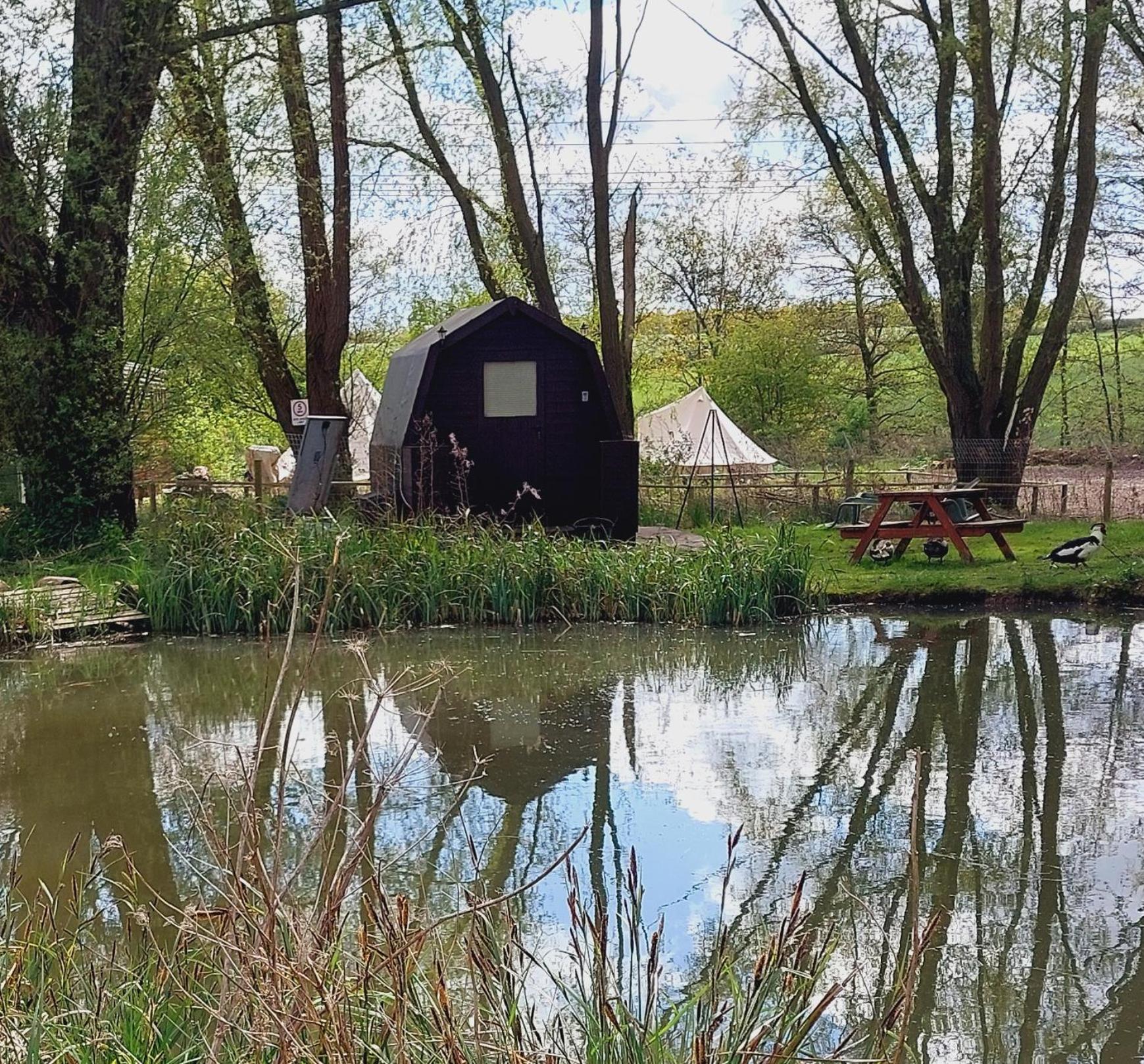 Hotel Rum Bridge Fisheries "The Cabin" Clare Esterno foto